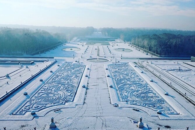 Private Vaux-le-Vicomte Candlelight Half-Day Escape from Paris - What the “private half-day escape” feels like on the ground