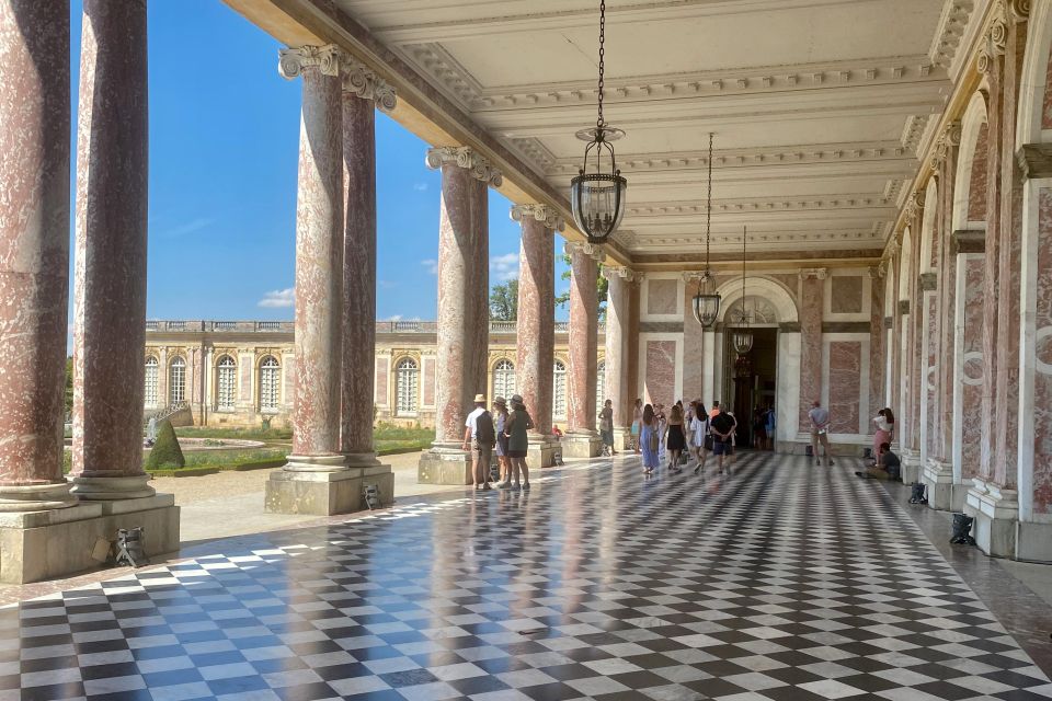 Private Versailles, Gardens, Trianon from Paris by Mercedes - Your guide can make or break the day
