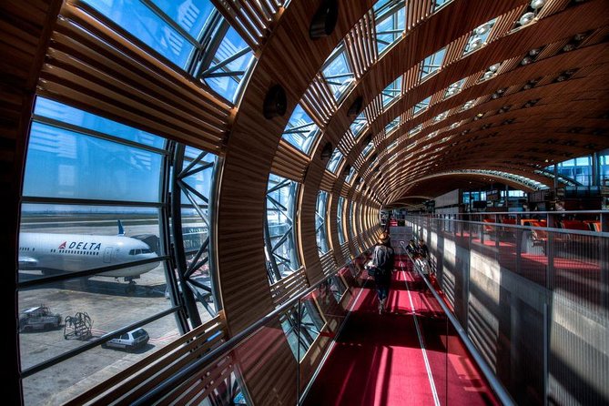Private VIP transfer with a Ford Explorer from CDG Airport to Paris or return - Who should book this CDG to Paris VIP transfer