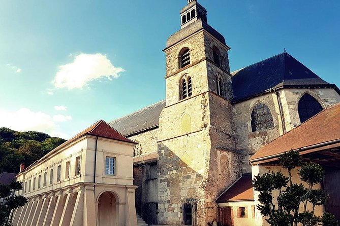 Private wine tour to Champagne region from Paris - Stop 4: G.H. Martel & Co for a Family-House Vibe and Three Glasses