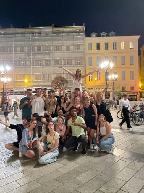 Pub Crawl Paris: Drink, Laugh, Meet the World - The guide’s job: keeping the group moving and talking