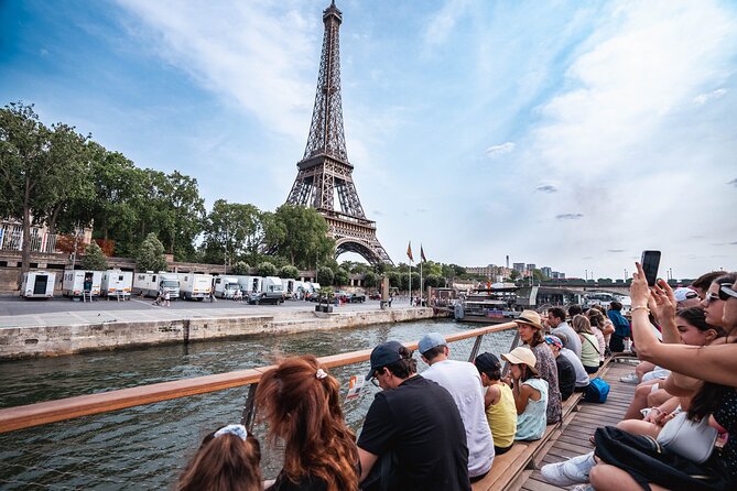 River Seine Sightseeing Boat Tour with Audio Guide - Pont de l’Alma: A Bridge With a Backstory