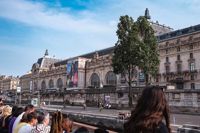 River Seine Sightseeing Boat Tour with Audio Guide - English Audio + Onboard WiFi: The Comfort Factor