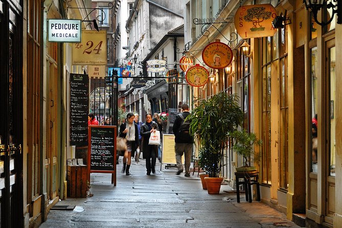 Saint-Germain The Original Chocolate Tasting Tour with Pastries and Macaron - What You’ll Actually Taste: Macarons, Éclairs, Truffles, and Friends
