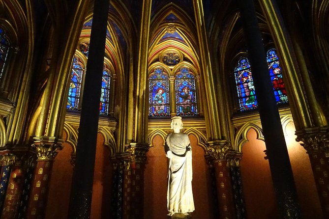 Sainte Chapelle 1h Guided Tour with entrance ticket - Eng / Esp - Upper chapel stairs, photos, and that cramped-but-magical reality