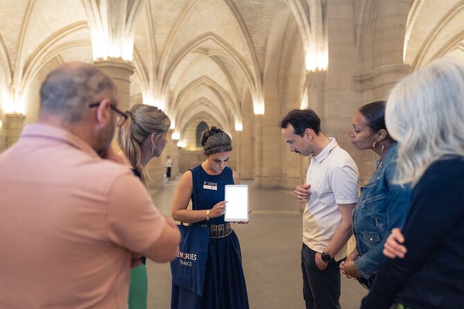 Sainte-Chapelle, Conciergerie & Notre Dame Exterior Guided Tour - Timing, pacing, and group size in real terms