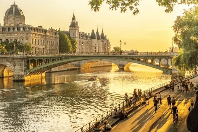 See 15 plus Paris Sights Tour and Fun Perfume Experience - Pace, guide style, and the main reason people feel disappointed