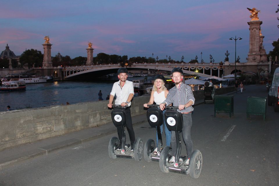 Segway private tour Lights of Paris - Champs-Élysées at Night: The Straight Shot of Paris Lighting