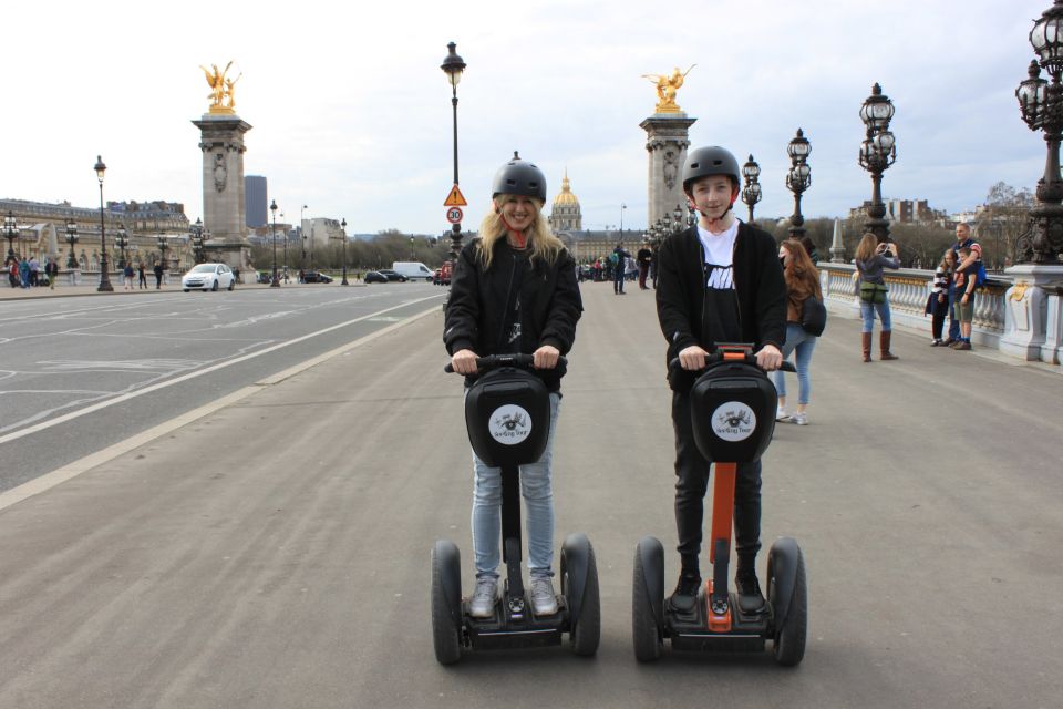 Segway private tour of 1.5 hour - Your guide and safety in the real Paris streets