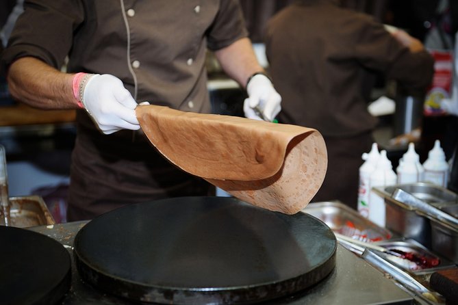 Seine River Cruise & French Crepe Tasting by the Eiffel Tower - Entering Paris Fast: Why a 1-Hour Seine Cruise Works