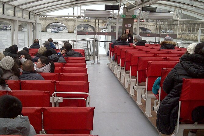 Seine River Cruise with Commentary 1 Hour - Recorded Commentary in Multiple Languages: Useful, But Manage Your Expectations
