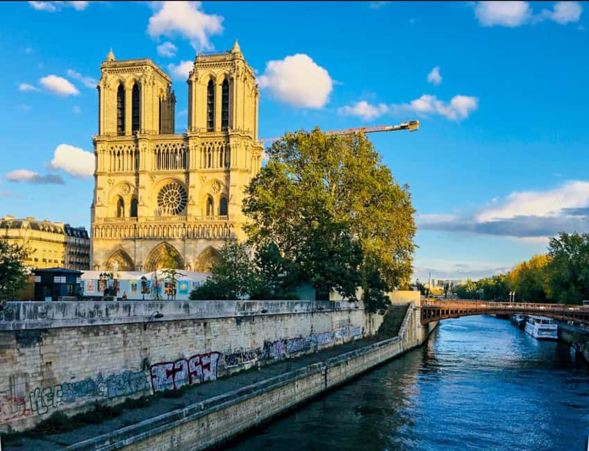 Seine River Cruise with Free Notre Dame Digital AudioGuide - Key Points at a Glance