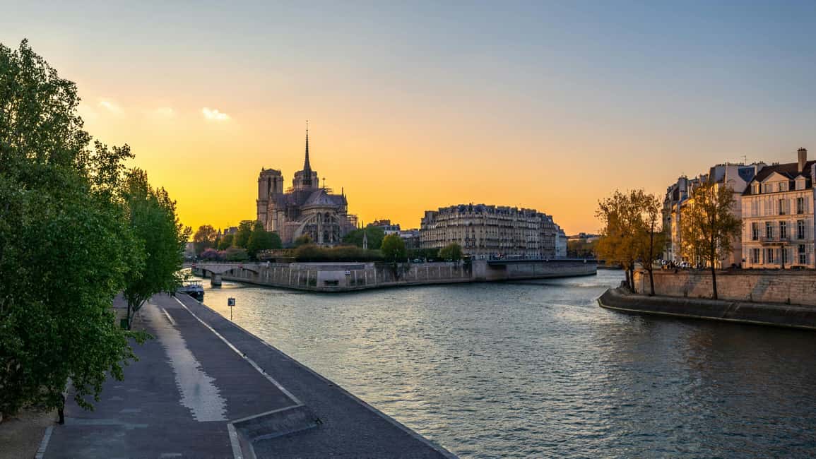 Seine River Cruise with Free Notre Dame Digital AudioGuide - The Seine From Your Seat: Louvre, Orsay, Eiffel, and Notre-Dame Views