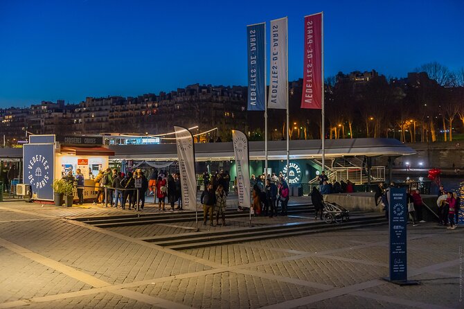 Seine River Evening Cruise with Music (Drink Options) - Getting on the Boat at Port de Suffren (and Choosing Your Sightlines)