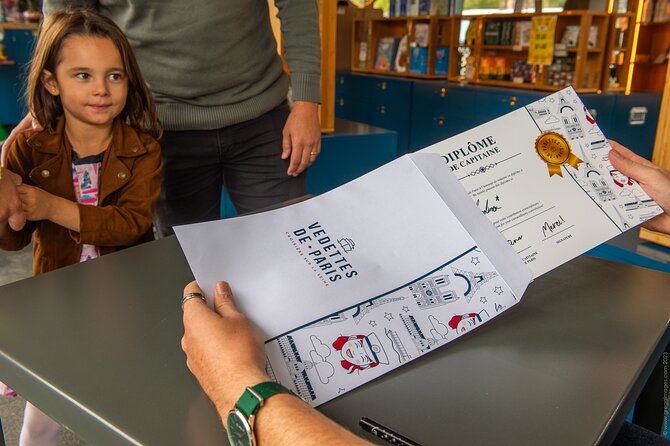 Seine River Guided Cruise with Kids by Vedettes de Paris - Why this 1-hour Seine cruise fits families better than a full-day plan