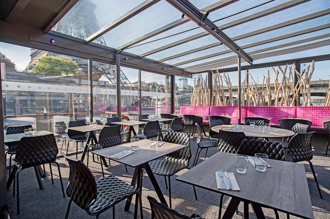 Seine River Sightseeing Cruise and Lunch at Le Bistro Parisien - Le Bistro Parisien: your front-row seat to the Eiffel