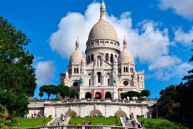 Self-Guided Audio Tour - Montmartre: The heart of art and bohemia - Starting at Sacré-Cœur: your big visual anchor