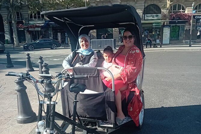 Sightseeing tour of most iconic parisian monuments (rickshaw) - Stop 3: Champs-Élysées, both the famous side and the quieter garden side