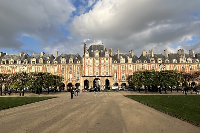 Small Group Marais/Place des Vosges Walking Tour -10 people max - Price and group size: is it good value for $60.24?