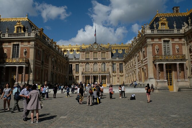 Small Group Paris to Versailles Day Trip with Garden Stroll - Trianons and the Queen’s private world: Petit Trianon and the Hamlet