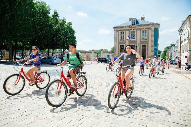 Small Group VIP Versailles Bike Tour from Paris with King's Apartments Access - Bike comfort and moderate fitness: what it means in real life