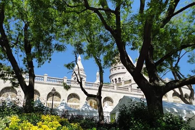 Small group visit to the Montmartre district in Italian - Start at Abbesses, finish at Sacré-Cœur views