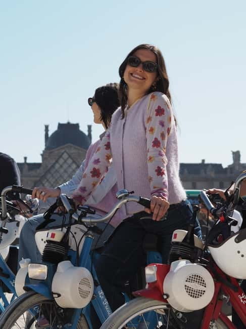Solex Guided Tour of Chic Paris - Place de la Concorde: the big crossroads moment