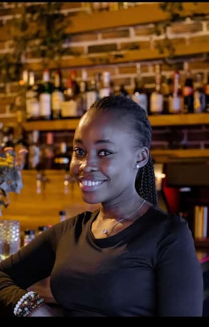 Solo travelers Meetup:A cultural stroll,Drinks & socializing - How the 2.5-Hour Walk Moves From Drink to Drink