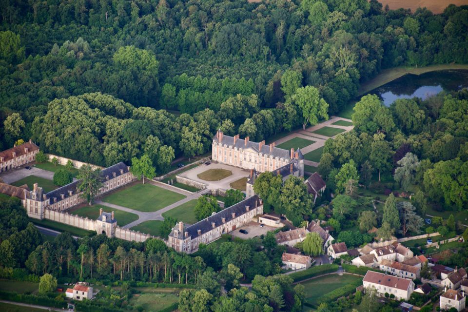 South of Paris: hot air balloon flight - A 3–4 hour plan: balloon inflation to landing toast