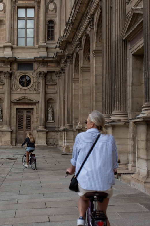 The Best of Paris: Small Group Bike Tour like a Local - Why a 4-hour highlights bike tour works so well in Paris