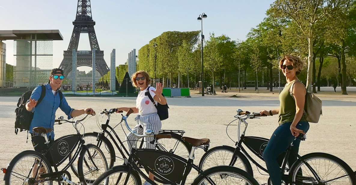 The Best of Paris: Small Group Bike Tour like a Local - Dedicated bike lanes and a leisurely rhythm