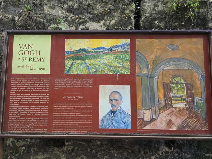 The historic district of Montmartre - Guided walks through squares and historic buildings