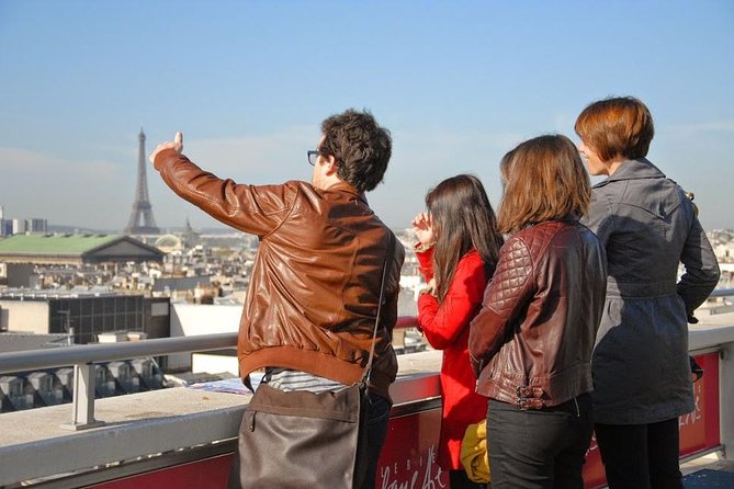 The Local Paris Experience: an off-the-beaten-track adventure! - Parc des Buttes-Chaumont: Views and a Drink with Locals