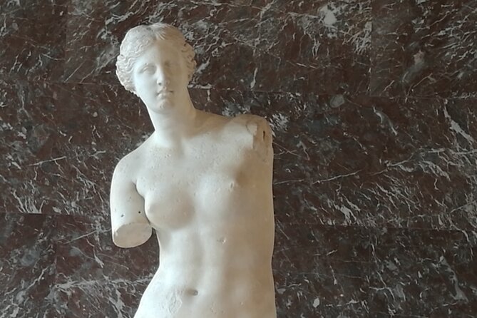 The Louvre for the first time. A Private Guided Tour - Skip-the-Line Entry at the Louvre Pyramid