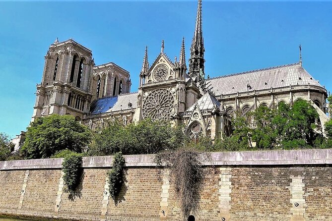 The Medieval Heart of Paris - History Walk (Small Group Tour) - Conciergerie: royal rooms turned prison reality
