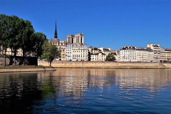 The Medieval Heart of Paris - History Walk (Small Group Tour) - Île Saint-Louis: a quieter ending on 1600s streets