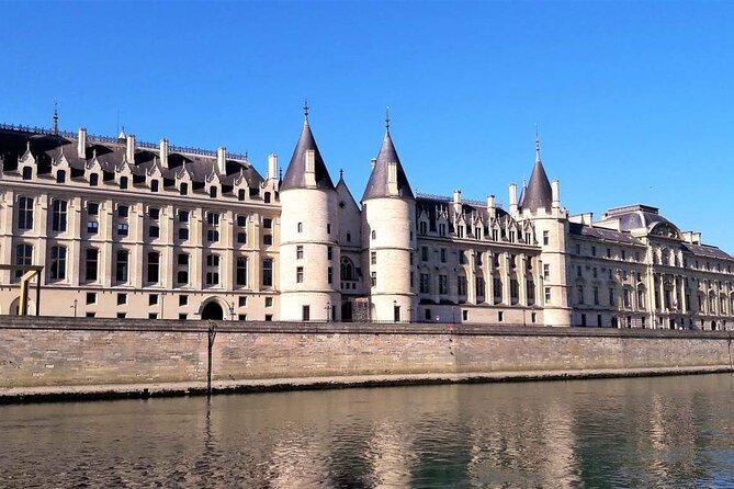 The Medieval Heart of Paris - History Walk (Small Group Tour) - 11:00 on Pont Neuf: where the timeline begins