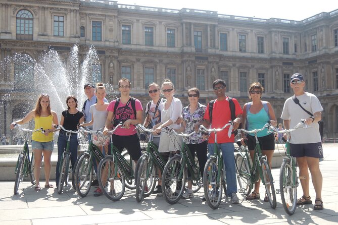 The Paris Monuments Tour - Bikes, helmets, and how to handle the street feel