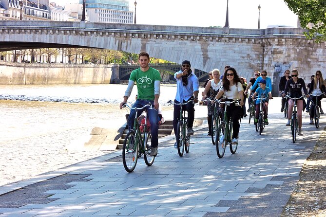 The Paris Monuments Tour - The guide makes the difference (and you’ll notice it fast)