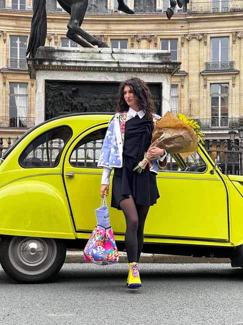 The Paris "Rive Gauche" tour in a vintage Citroën 2CV - Arc de Triomphe and the Eiffel Tower: classic icons without the long lines