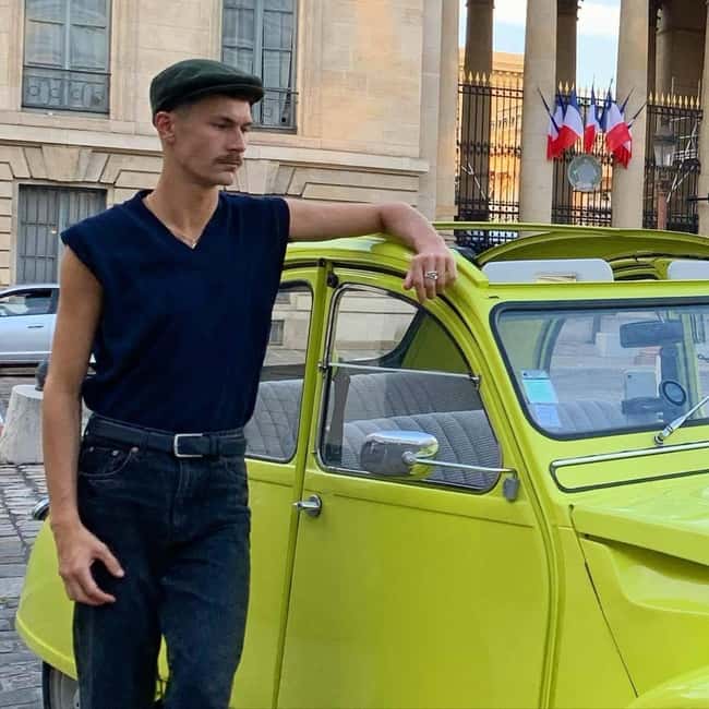 The Paris "Rive Gauche" tour in a vintage Citroën 2CV - Price and value: $106 for a private 2-hour ride