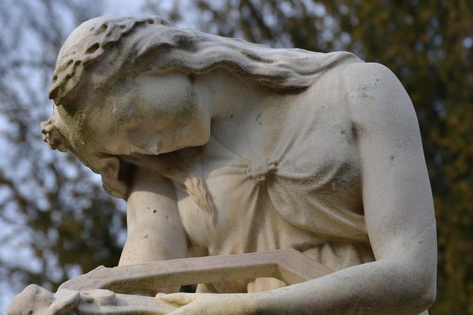 The Pere Lachaise Cemetery Private Tour - Customizing your walk: tailoring stops to your interests and time