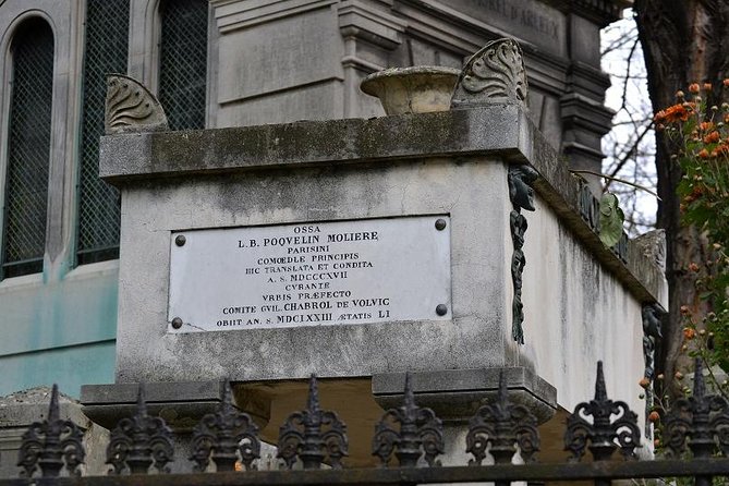 The Pere Lachaise Cemetery Private Tour - Practical tips so your 2-hour walk feels effortless