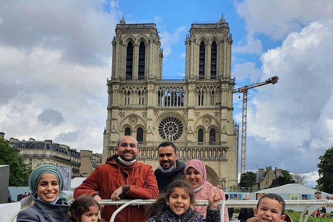The Super Fun Family Tour - Sacré-Cœur at Montmartre: a view built for family photos