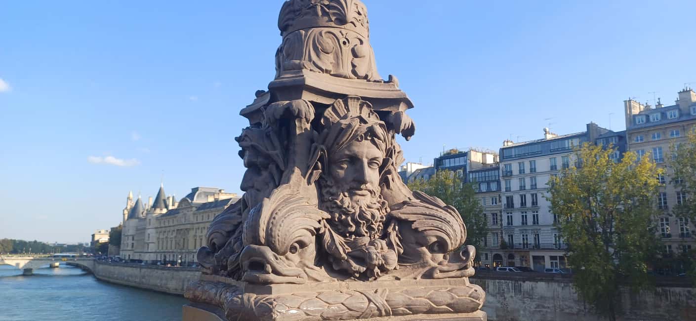 The Treasure of Saint-Louis : Île de la Cité & Saint-Louis - Starting at Square Barye on Île Saint-Louis (Eastern end meet-up)