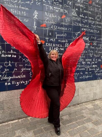 The voice of Montmartre is a must-see in Paris - Meet Veronica Antonelli: the voice behind the Enchanted Monuments idea