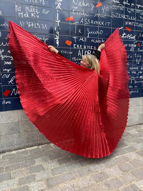 The voice of Montmartre is a must-see in Paris - Songs in French and international languages: more than entertainment