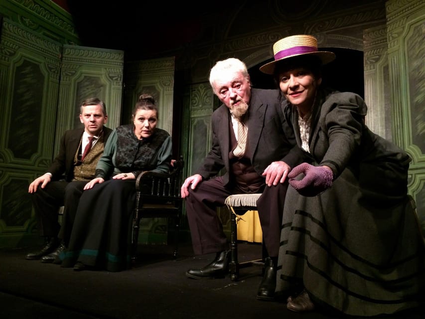 Theatre in Paris: The Bald Soprano (La cantatrice chauve) - Small rules and smart tips for a smooth night