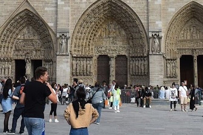 Tour guide in Paris - Visit Paris with your official guide ! - Eiffel Tower by the Seine: River Walk Orientation, Paid Entry Optional