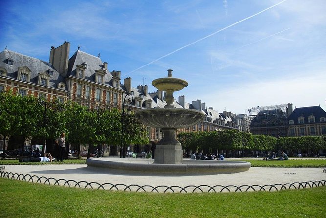 Tour in a vintage car with a Parisian - Key points I’d plan around